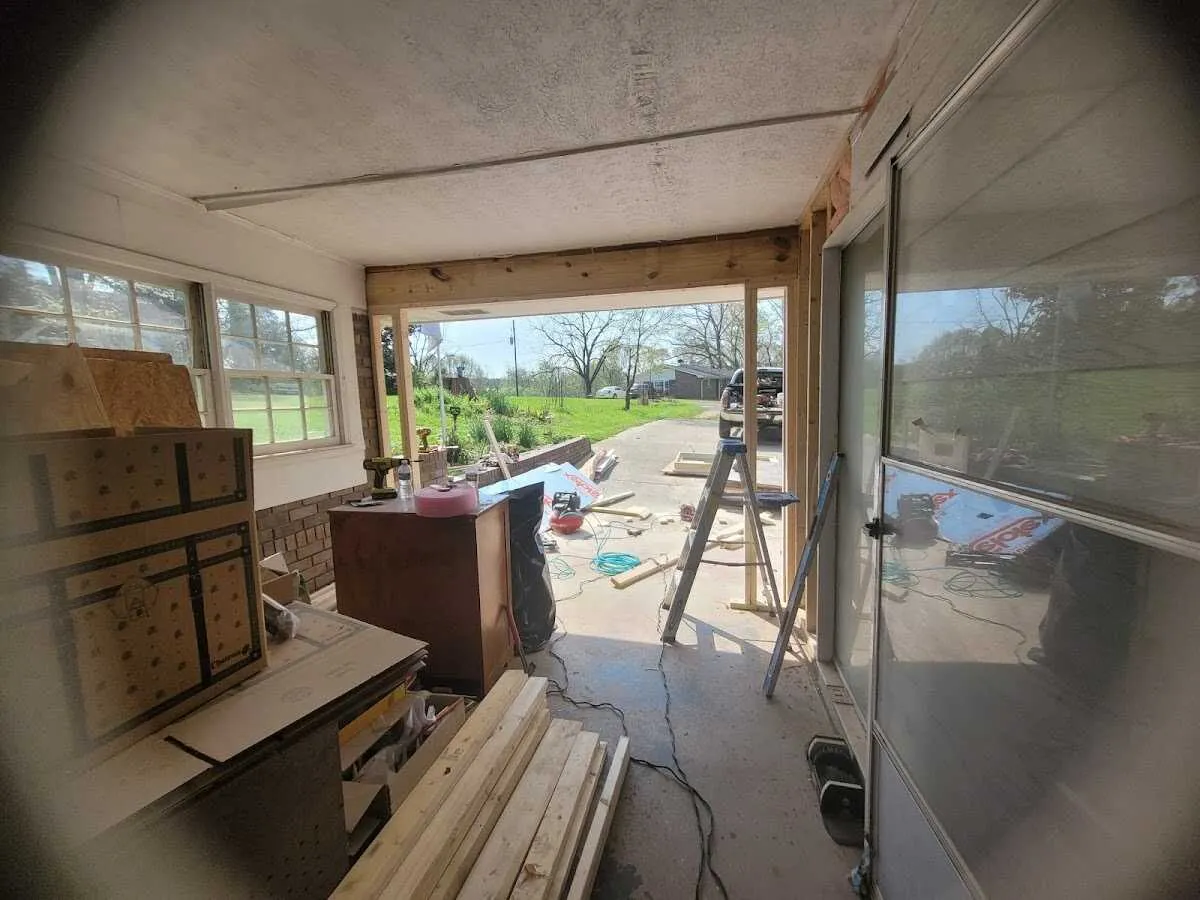 Air movers and dehumidifier for Drying & Dehumidification in Blacksburg